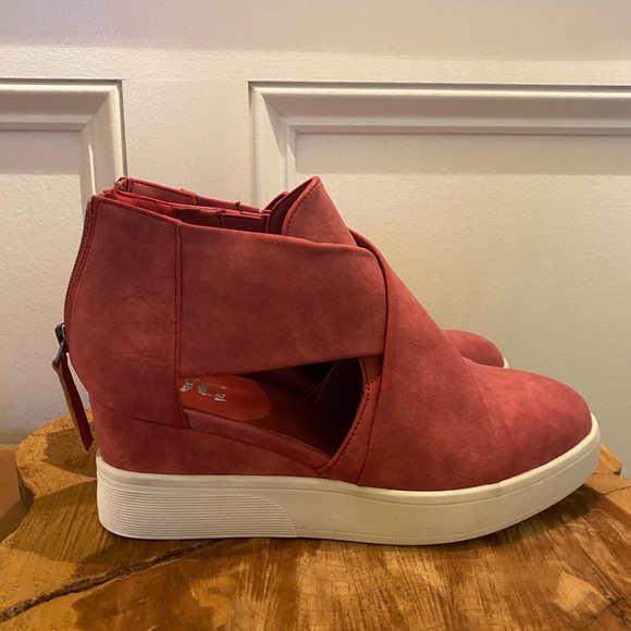 Pink Suede Wedges Size 8, NWOT - Picture 5 of 7